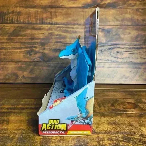 Robo Alive Dino Action Pterodactyl by ZURU Wings Open and Roars NEW in box - Picture 3 of 7